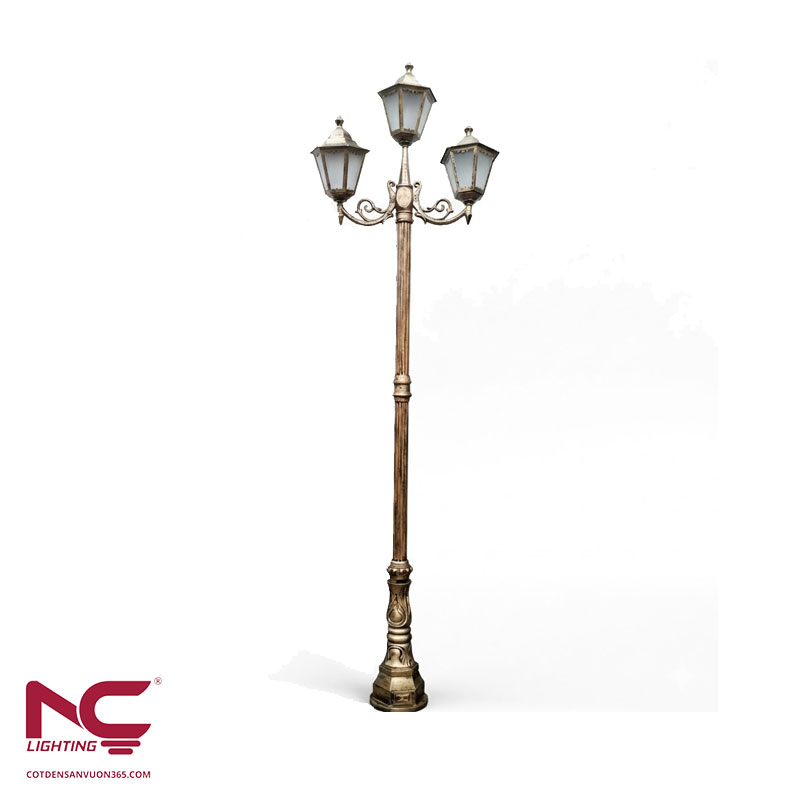 Cột đèn sân vườn 3 bóng 5 Cột đèn sân vườn 3 bóng