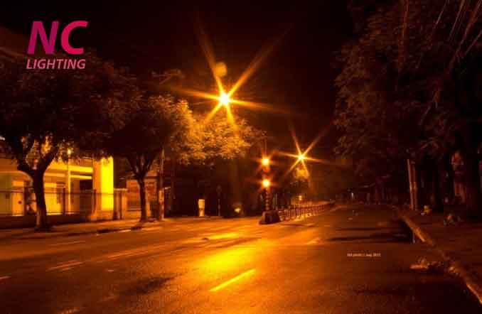 Cột đèn chiếu sáng đường phố 
