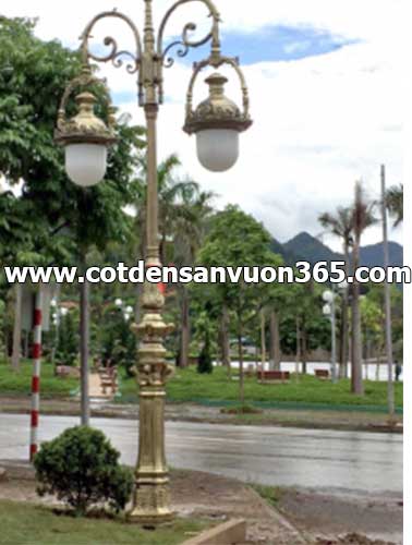 Cột đèn sân vườn sư tử