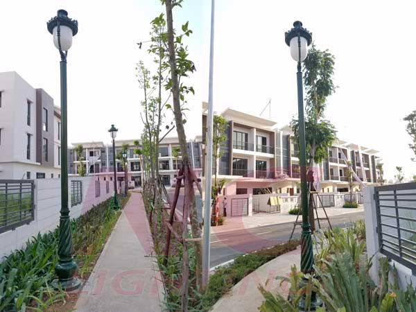 Sang chảnh 5 mẫu cột đèn trang trí nhà biệt thự đẹp 2021