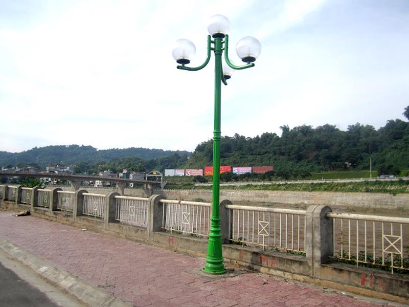 Địa chỉ bán cột đèn sân vườn tại Bắc Giang uy tín
