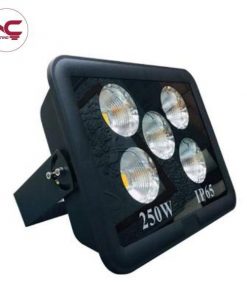 Đèn Pha Led PNC39 250W Cột đèn sân vườn 365