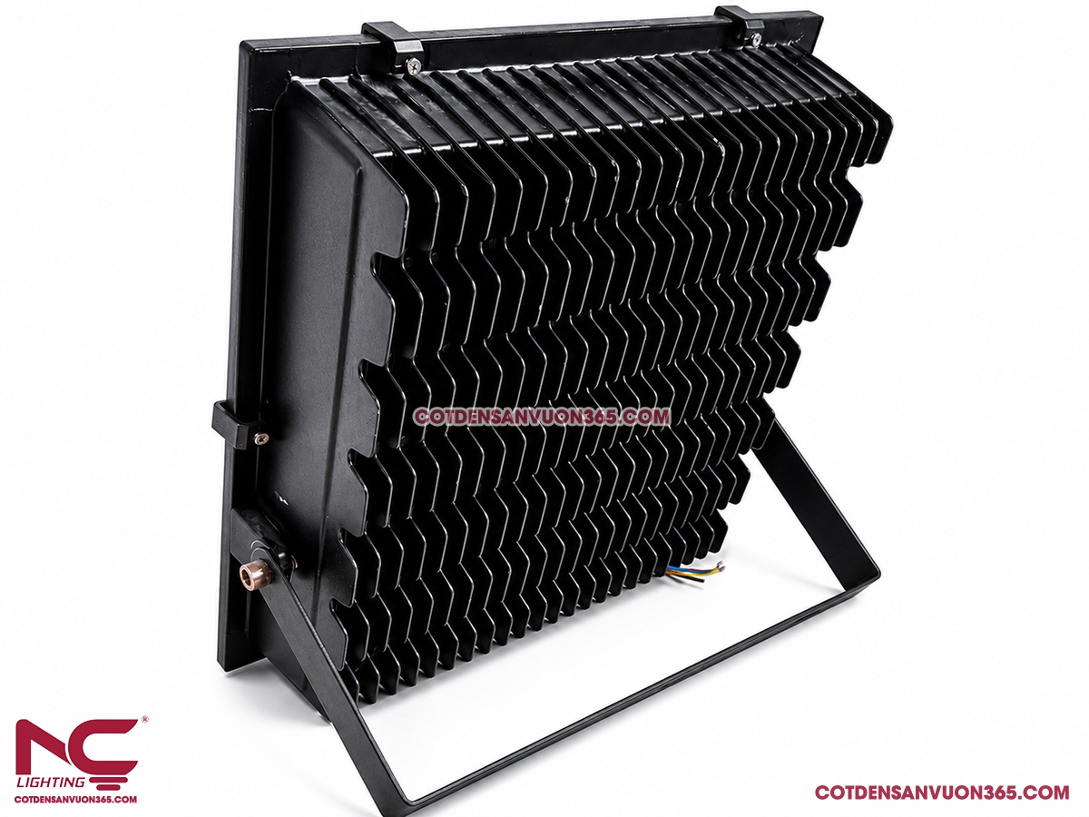 Đèn Pha Led PNC-20 P=200W 7 Đèn Pha Led PNC-20 P=200W