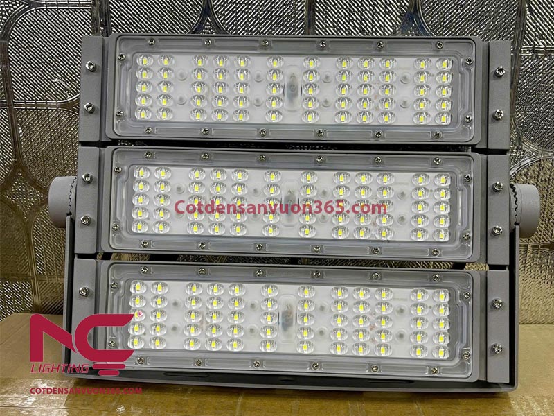 Đèn pha LED PNC-59