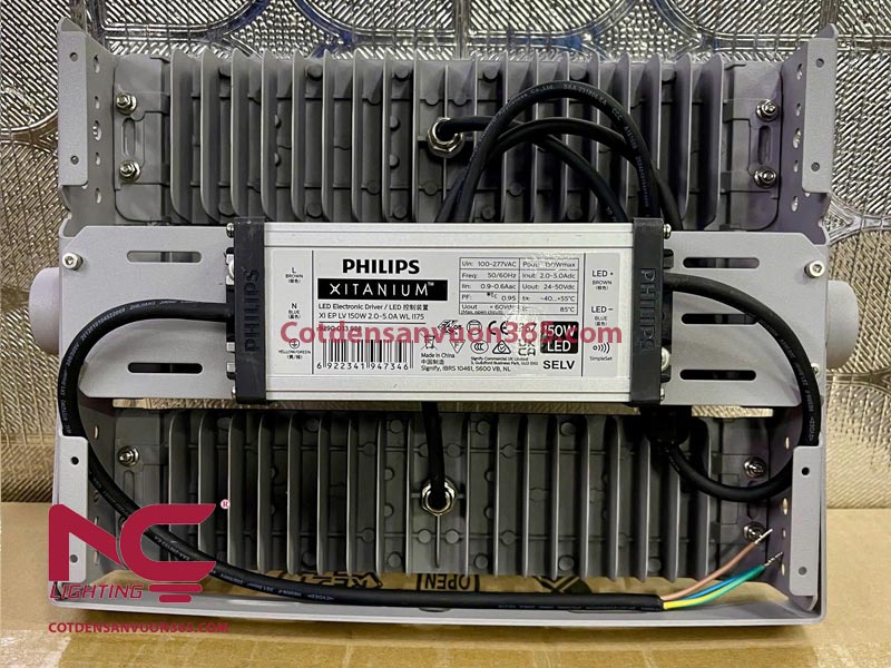 Đèn pha LED PNC-59