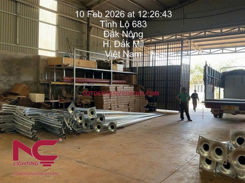 Cột đèn sân vườn 365