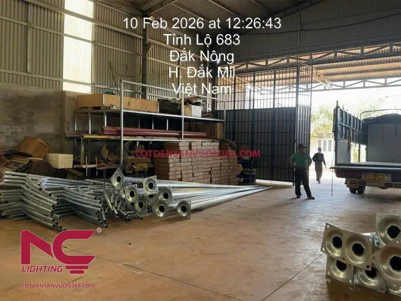 cột đèn cao áp tại xưởng