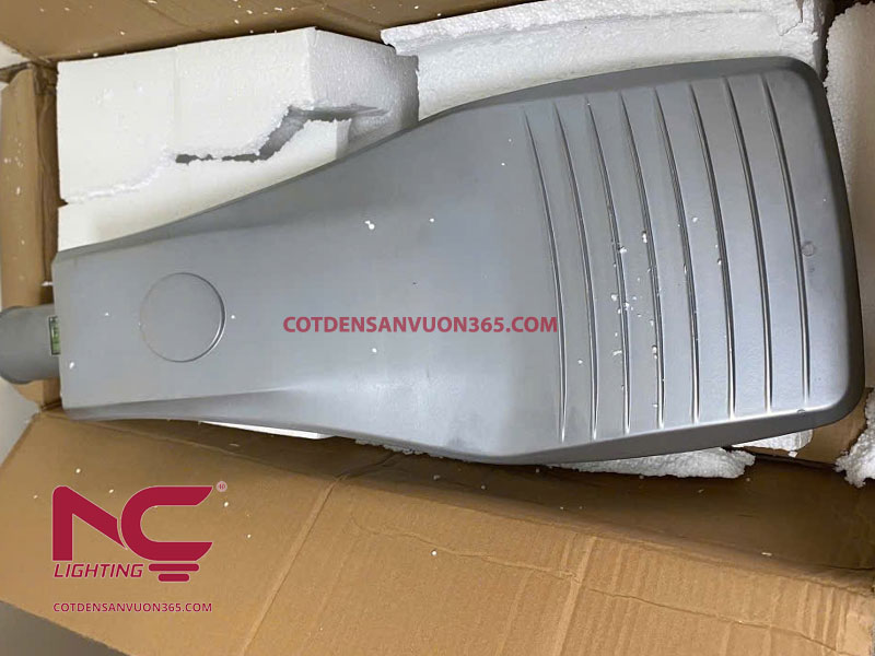đèn đường led cao cáp lnc143