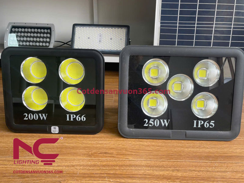 Đèn Pha LED 250W – Giải Pháp Chiếu Sáng Công Suất Lớn 3 Đèn pha led 200w và 250w