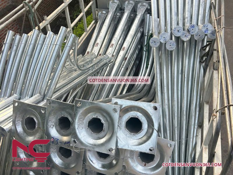 19 cột đèn cao áp cùng cần đèn mã 04 cho công trình tại Vĩnh Tường – Vĩnh Phúc