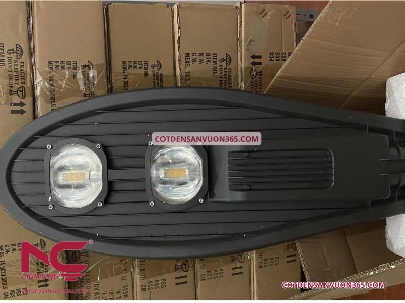 Bàn giao 200 đèn LED cao áp kèm cột đèn đường cho dự án chiếu sáng đường phố tại TP.HCM
