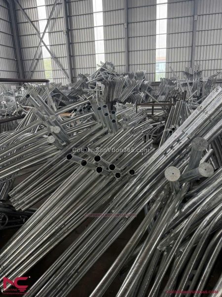 Xưởng sản xuất cột đèn chiếu sáng tại Cột Đèn Sân Vườn 365 