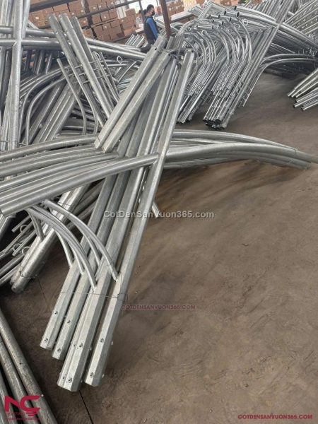 Xưởng sản xuất cột đèn chiếu sáng tại Cột Đèn Sân Vườn 365 