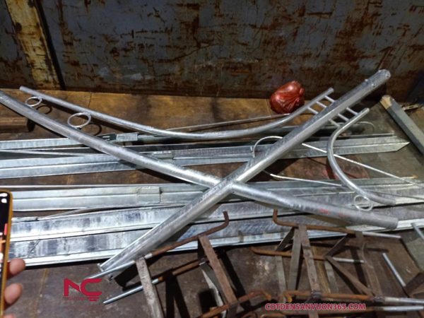 Ảnh Bốc hàng cột đèn chiếu sáng giao đến Điện lực Sơn Tây, Hà Nội 10 giao đi Điện lực Sơn Tây_1